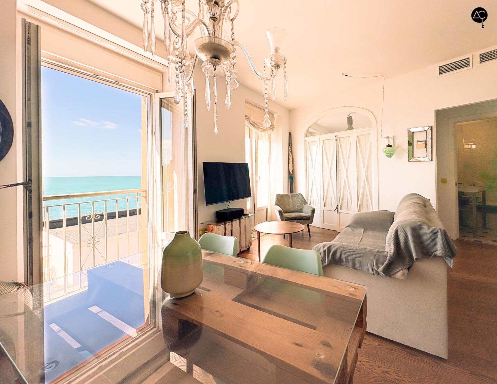 Apartamento The Traveller`s House Balcón Al Mar Con Ascensor